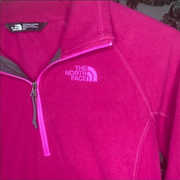 ⚫️ NORTH FACE HOT PINK FLEECE 1/4 zip - Picture 4 of 12
